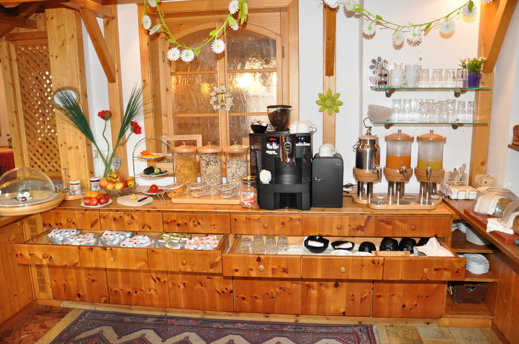 Hotel Almtalerhof Traun Kültér fotó