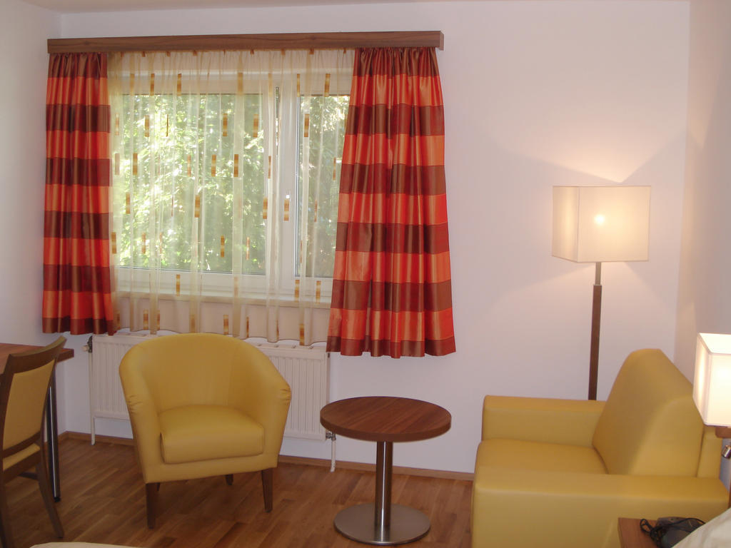 Hotel Almtalerhof Traun Kültér fotó