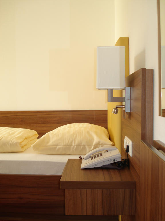Hotel Almtalerhof Traun Szoba fotó