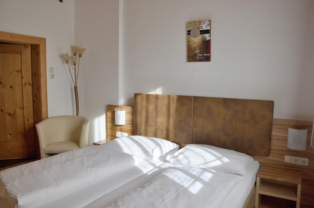 Hotel Almtalerhof Traun Kültér fotó