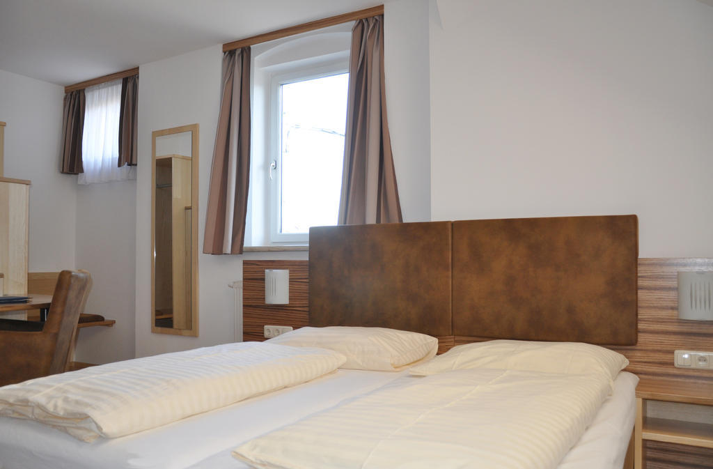Hotel Almtalerhof Traun Szoba fotó